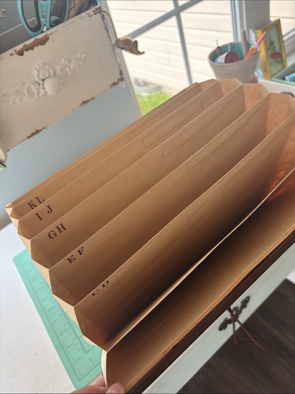 Wood Grain Portfolio with Elastic Closure - Dark Brown - Picture 6 of 7